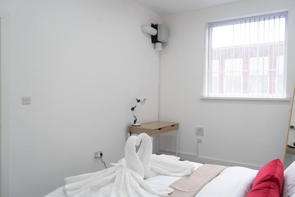 Stylish 1 Bed Apartment In Newly Refurbished Building W/ Parking & Wi-Fi เบอร์มิงแฮม ภายนอก รูปภาพ