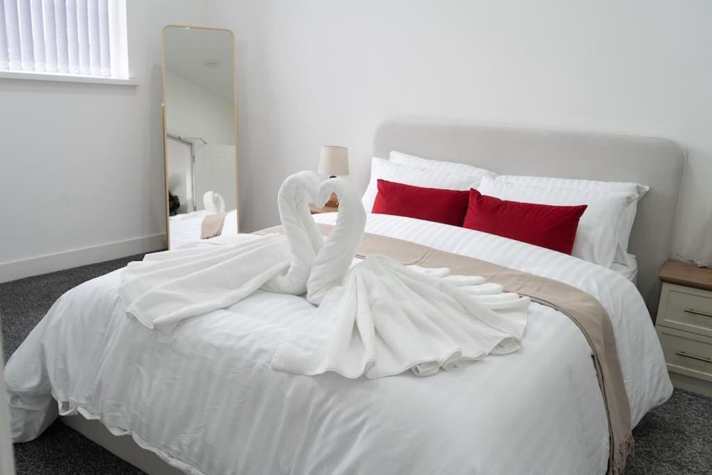 Stylish 1 Bed Apartment In Newly Refurbished Building W/ Parking & Wi-Fi เบอร์มิงแฮม ภายนอก รูปภาพ